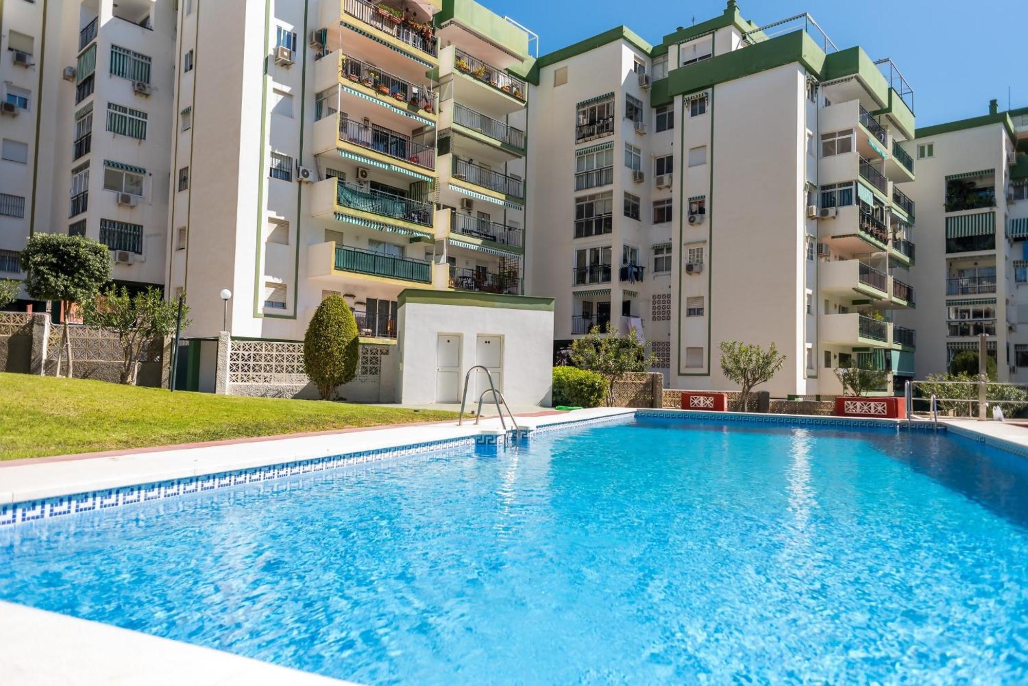 Torremolinos Yellow Fabuloso Andra ภายนอก รูปภาพ